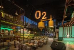 O2 Bar & Grill